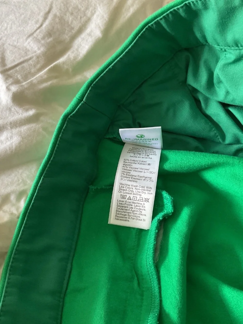 J.Crew Kelsey cropped pants in a gorgeous bright green, size 4.
